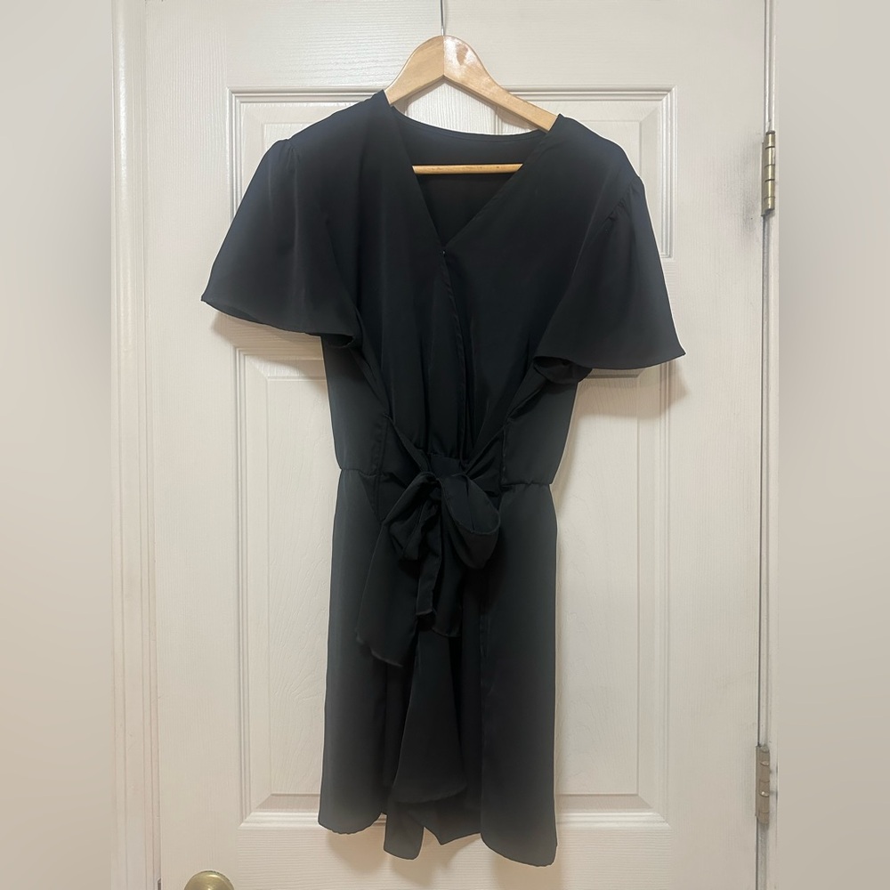 Women’s romper size large with bow